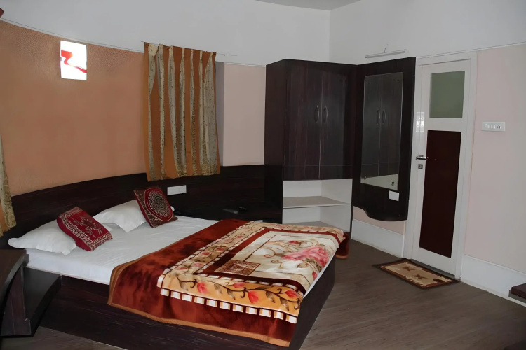 Hotel Tapovan