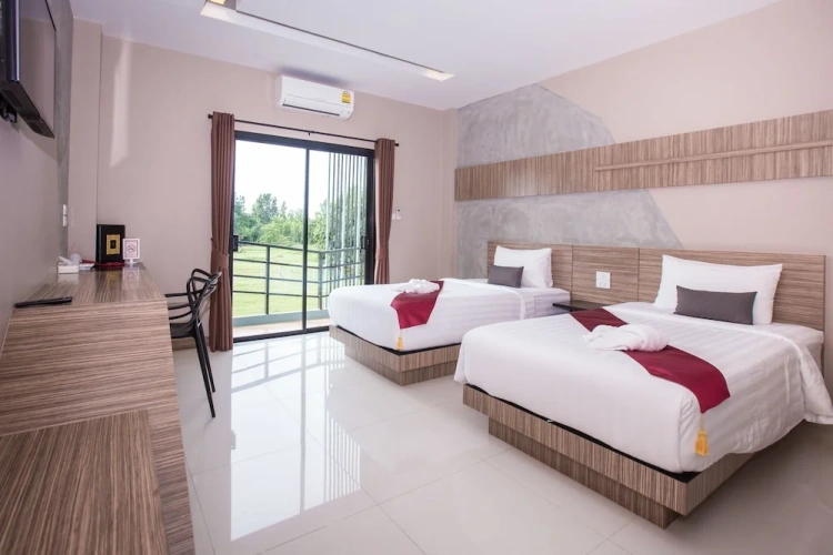 Standard Twin room with balcony