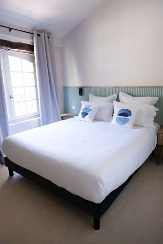 Comfort room with land view