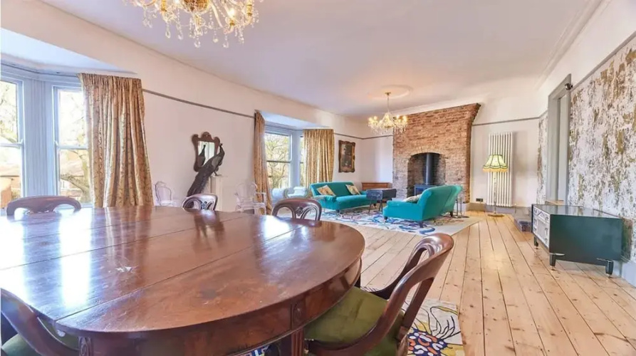 Host Stay Peacock House