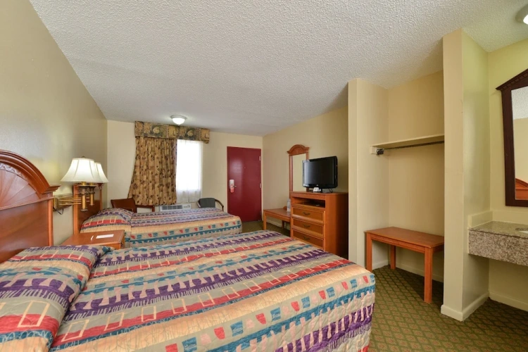 Standard Quadruple room