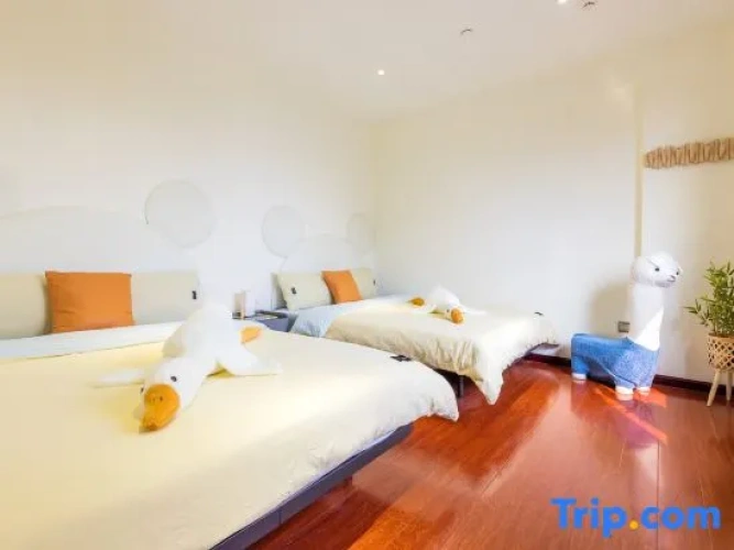 Deluxe Triple Suite