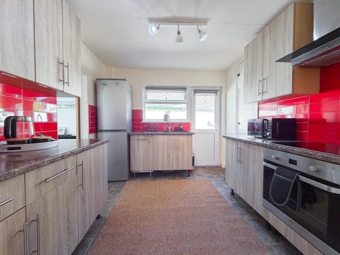 2 Bedrooms Cottage