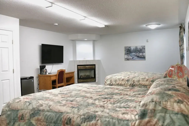 Western Budget Motel Plus Mosaic Suites