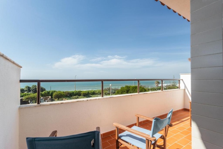 Standard Twin room with sea view