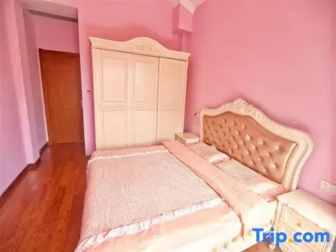 6 Bedrooms Suite