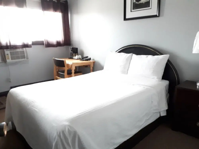 Interlake Motel