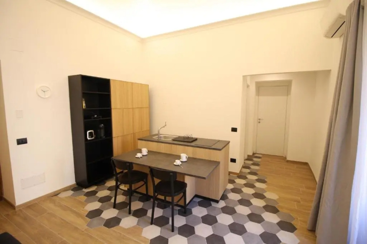 Suite 44