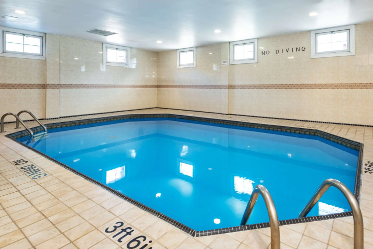 Quality Inn Downtown Inner Harbour photo 15