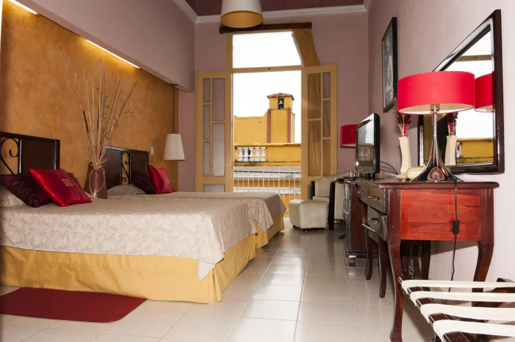 Hotel E La Ronda