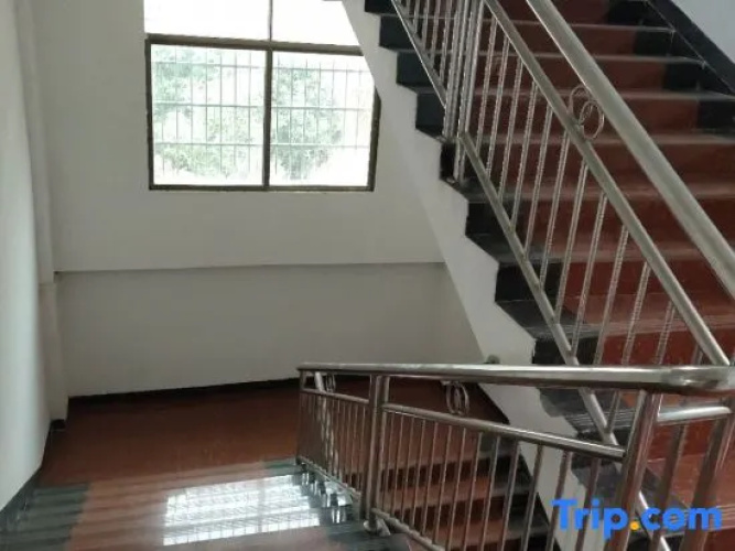 Yizhang Xunxun Hot Spring Accommodation