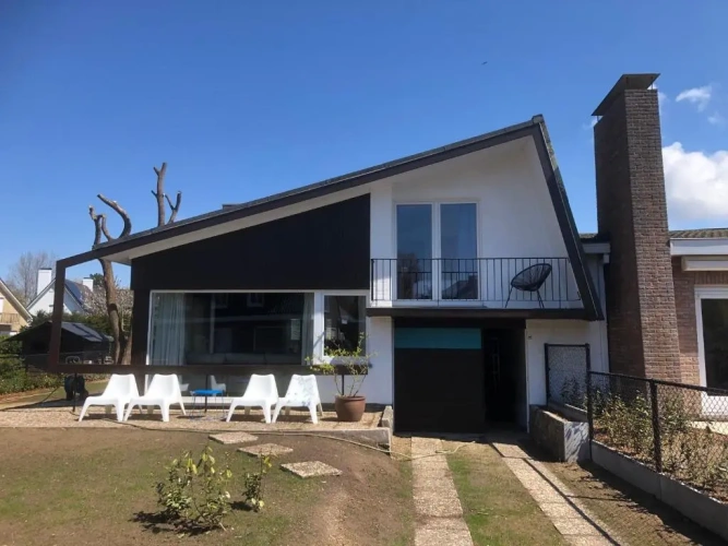 3 Bedrooms Cottage