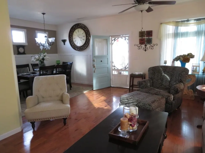 2 Bedrooms Cottage