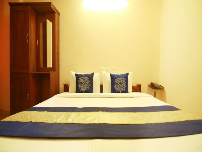 OYO 4824 Hotel Star