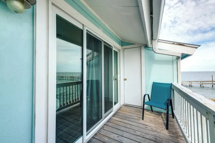 Pier & Pool Access: Bayfront Rockport Escape!