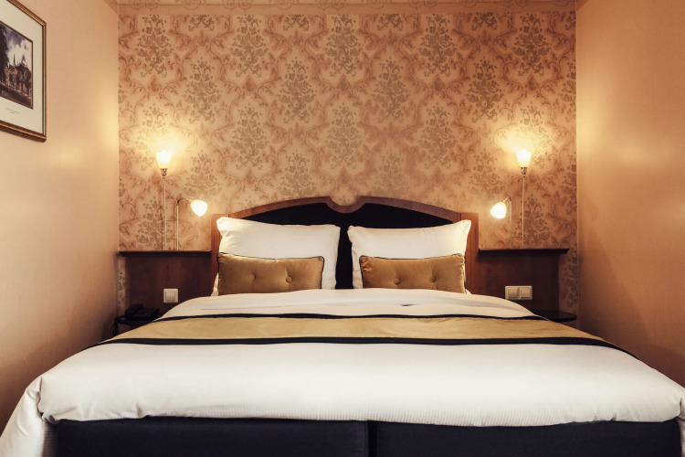 Carlton Square Hotel Over view