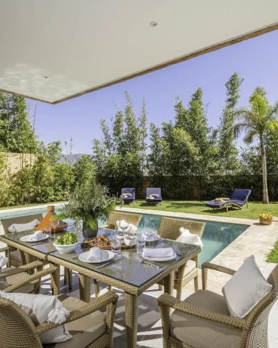 3 Bedrooms Villa with garden view