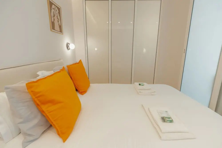 Bright Window Apartment by Vacationy