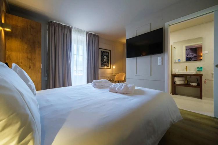 Azores Book Hotel