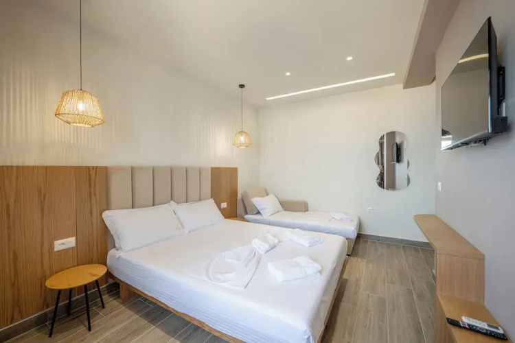 Mari Al Deluxe Saranda