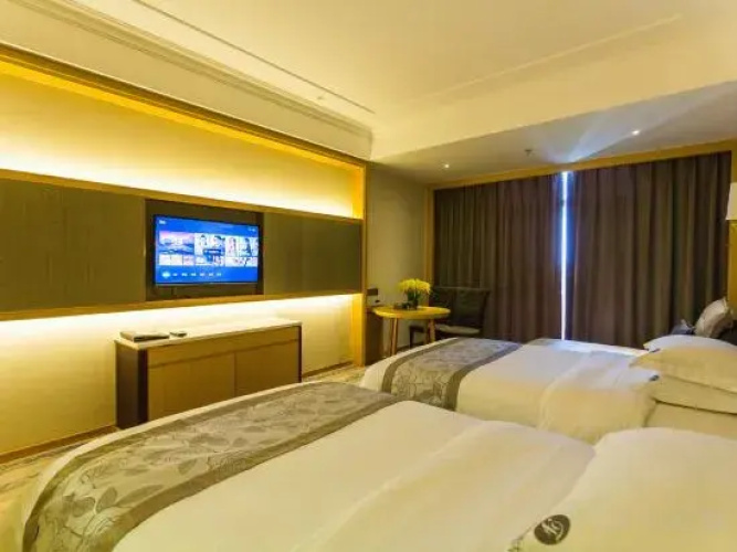 Ford Land Hotel