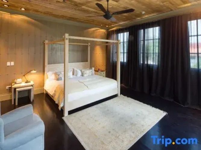Triple Suite