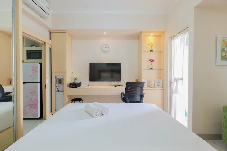 Minimalist and Comfy Studio The Oasis Cikarang Apartment