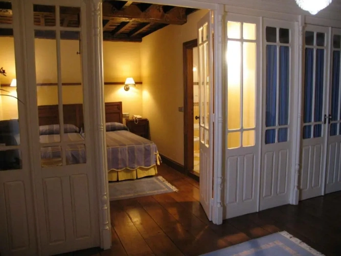4 Bedrooms Cottage