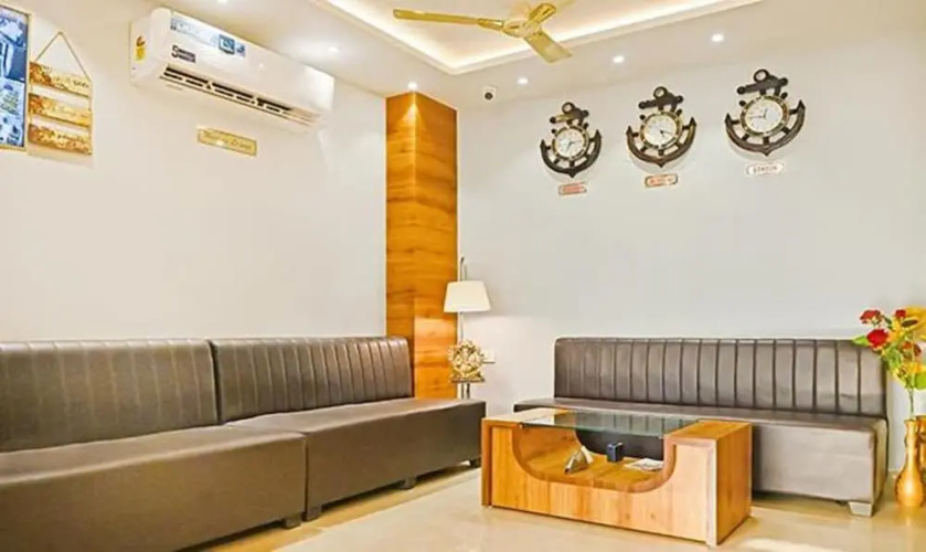 FabHotel Holiday Grand