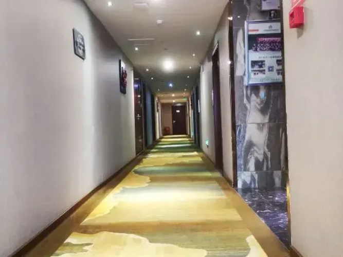 Carlton Hotel