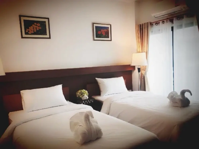 Standard Twin room with balcony