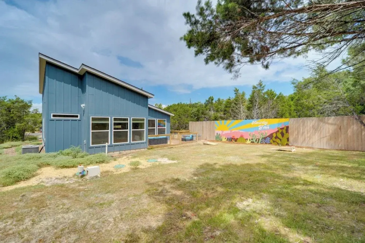 Canyon Lake Oasis: Backyard & Wraparound Deck!