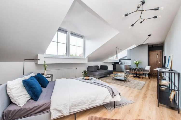 Bright&Stylish, Self Check-in, Centrally Located, by Cohost