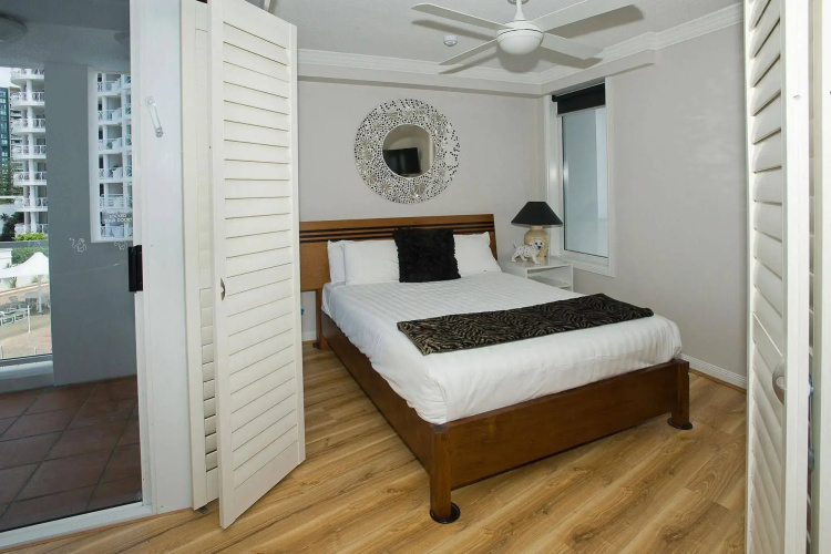 Broadbeach Holiday Apartments, Store 19