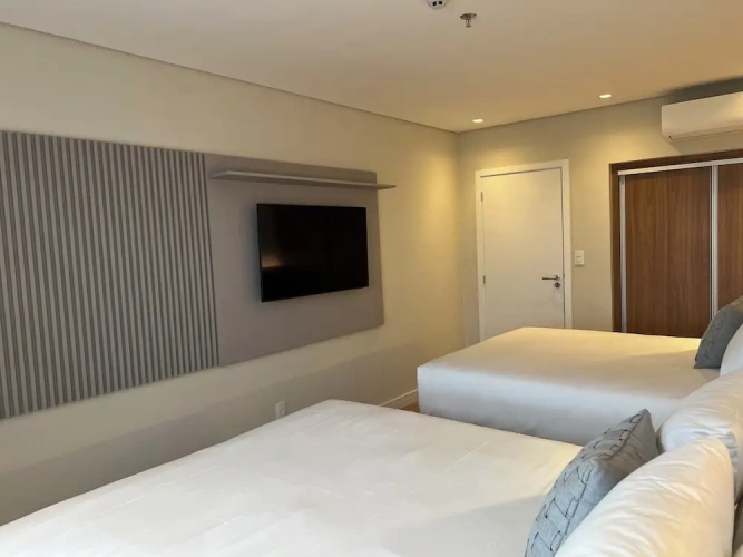 Luxury Quadruple room with city view