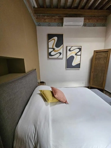 Economy room