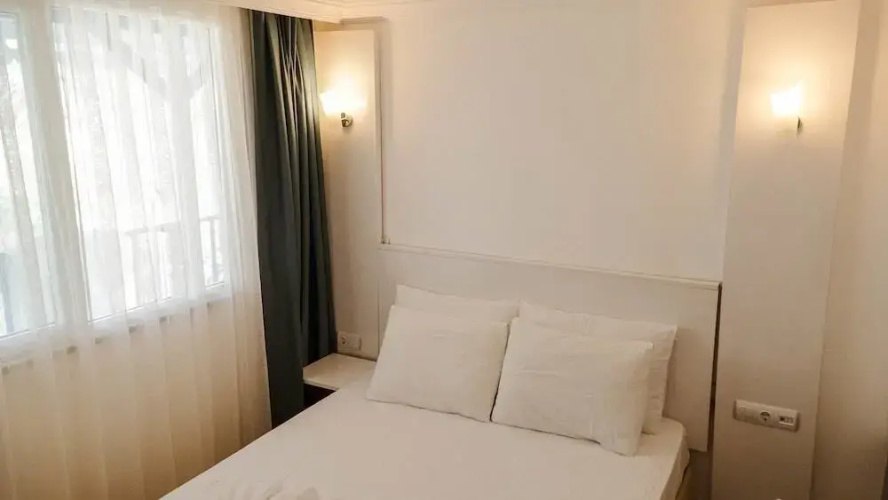 Özgür Apart