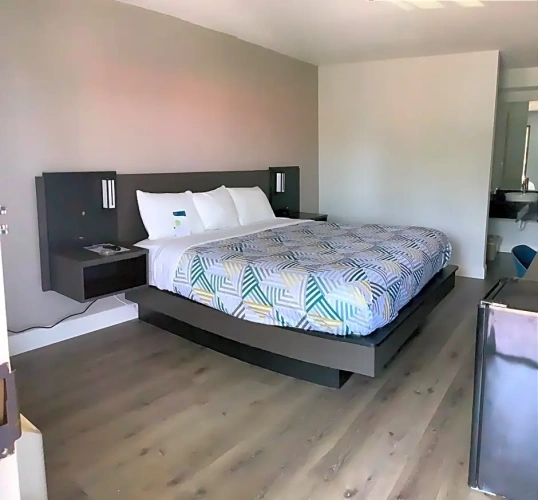 Standard Double room with city view