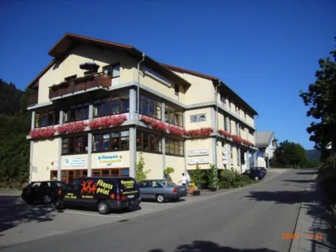 Sextuple Apartment