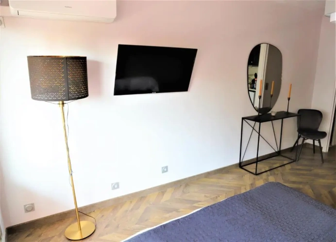 Deluxe Studio