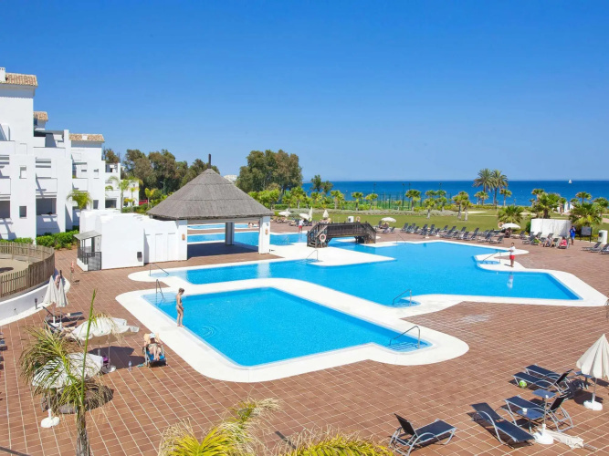 Fuerte Estepona Suites Spa