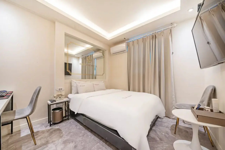 DK Hotel