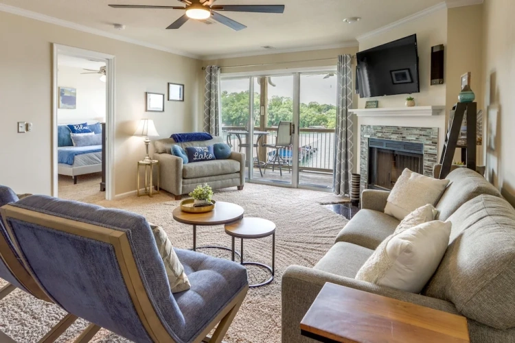 2 Bedrooms Apartment