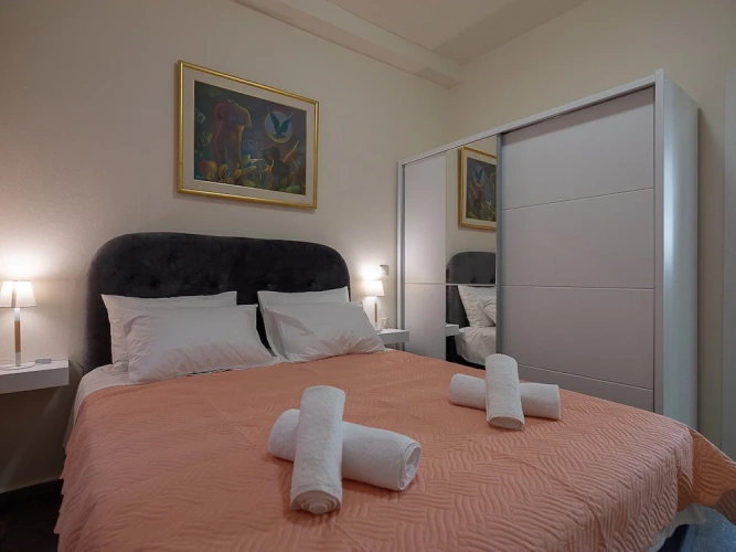1 Bedroom Luxury Basement Apartment