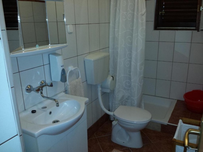 2 Bedrooms Cottage