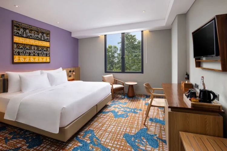 Grand Double room with pool view