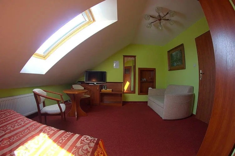 Standard Triple room
