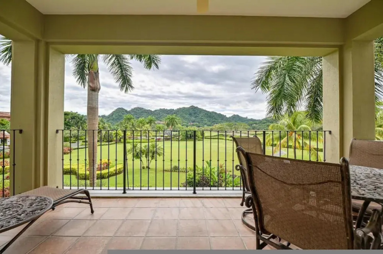 CR Luxury Del Mar 5H 2 Bdrm