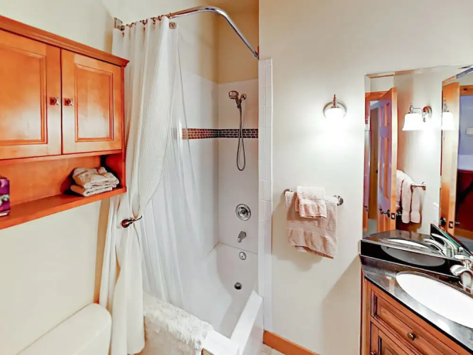 505 S 2nd - 5 Br Home