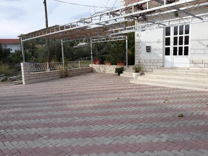Apartments Vesna - 40m from beach